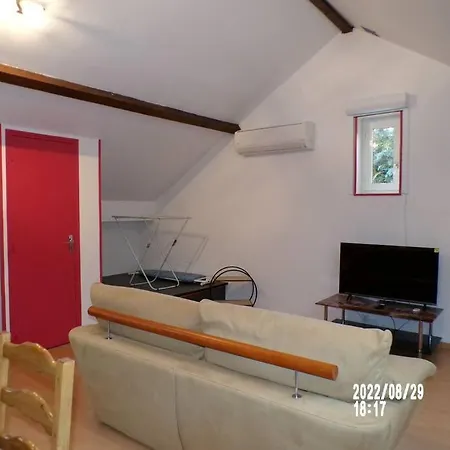 Maisonnette Privatisée * Sedan