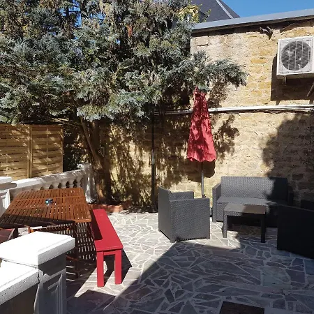 Maisonnette Privatisée Hébergement de vacances Sedan